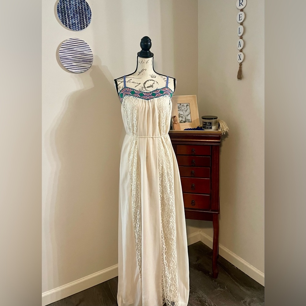 EUC Flying Tomato Maxi dress worn once